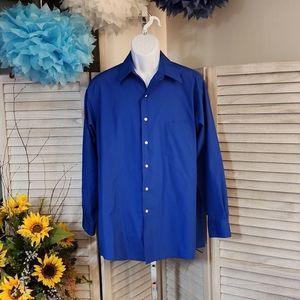 Van Heusen brand mens button down dress shirt